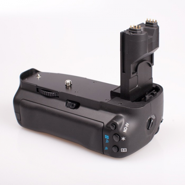 Phottix battery grip pentru Canon 7D Mark II [2]