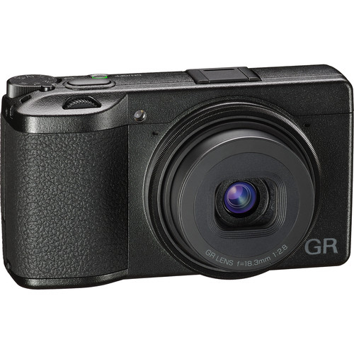 Ricoh GR III – Cameră compactă APS-C pentru fotografie de stradă, cu performanță profesională într-un corp minimalist [3]