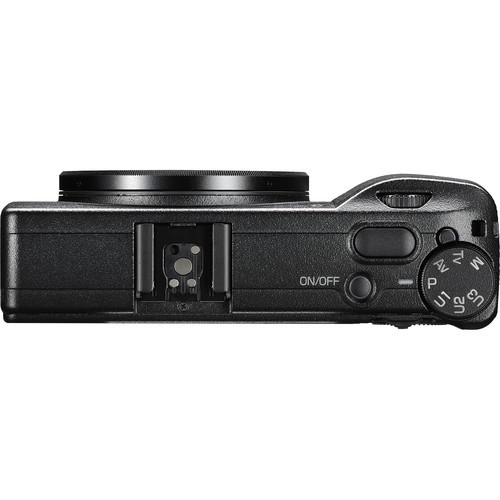 Ricoh GR III – Cameră compactă APS-C pentru fotografie de stradă, cu performanță profesională într-un corp minimalist [11]