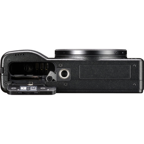 Ricoh GR III – Cameră compactă APS-C pentru fotografie de stradă, cu performanță profesională într-un corp minimalist [12]