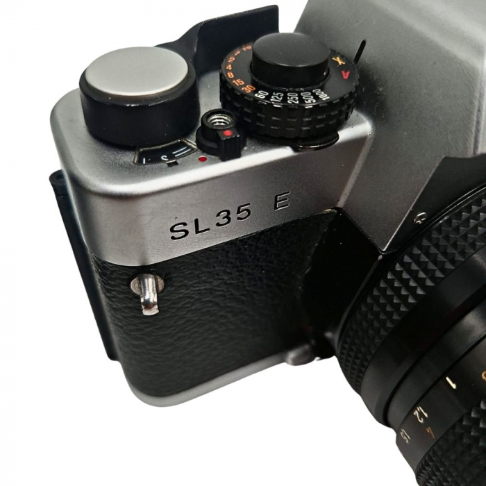 Rolleiflex SL35 E cu Planar 50mm f/1.8 și Tele-Tessar 135mm f/4 – Cameră SLR analog germană cu optică Carl Zeiss [3]