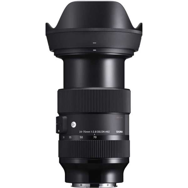 Obiectiv Sigma 24-70mm f/2.8 DG DN Art montat pe cameră Sony Alpha, perfect pentru fotografie de eveniment. [3]