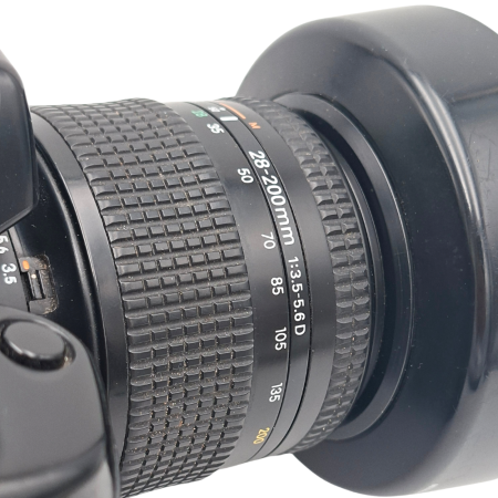 aparat-foto-film-nikon-f90x-obiectiv-28-200mm-d.jpg [4]