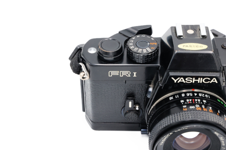 aparat-foto-film-35mm-yashica-fr-1-second-hand-obiectiv-ml-50mm.jpg [1]