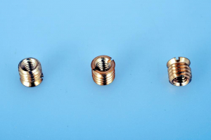 Suruburi si piulite, adaptoare de trecere - B.I.G. piulita adaptor 3/8 la 1/4 inches  de 9mm, alama (428284)
