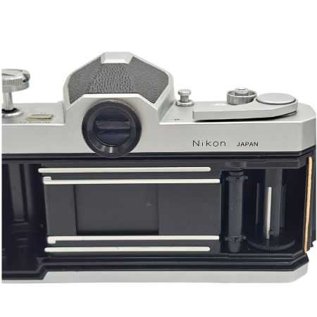 aparat-foto-film-nikon-nikkormat-ft-obiectiv-nikkor-50mm.jpg [6]