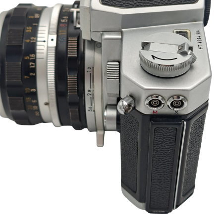 aparat-foto-film-nikon-nikkormat-ft-obiectiv-nikkor-50mm.jpg [5]