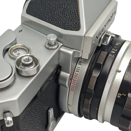 aparat-foto-film-nikon-nikkormat-ft-obiectiv-nikkor-50mm.jpg [1]