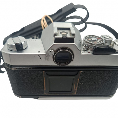 Konica Autoreflex T3 + Hexar AR 135mm f/3.5 – Cameră SLR pe film 35mm cu teleobiectiv manual de calitate [3]