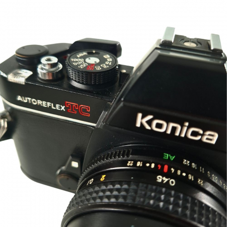 Konica Autoreflex TC + Hexanon AR 40mm f/1.8 – Cameră Foto Pe Film 35mm, Ușoară și Versatilă [1]