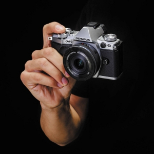 OLYMPUS - たー　om-d e-m5 mark2 m zuiko digital ミラーレス一眼 OM-D：OLYMPUS OM-D E-M5 Mark II：カメラ製品