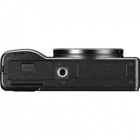 Ricoh GR III – Cameră compactă APS-C pentru fotografie de stradă, cu performanță profesională într-un corp minimalist [7]
