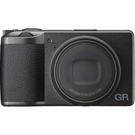 Ricoh GR III – Cameră compactă APS-C pentru fotografie de stradă, cu performanță profesională într-un corp minimalist [4]