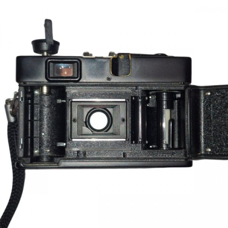 Rollei XF 35 – Cameră Foto Analog pe Film 35mm, Obiectiv Sonnar 40mm f/2.3, Expunere Automată [3]