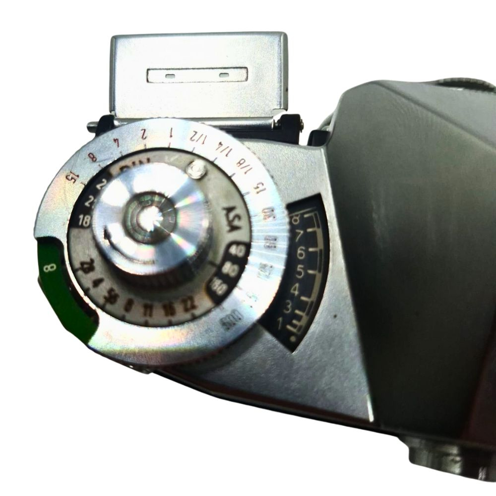 Zeiss Ikon Contaflex – Cameră SLR vintage pe film 35mm, cu