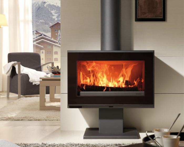 soba pe lemne Maja-S cu picior central, geam larg si design suspendat modern [2]