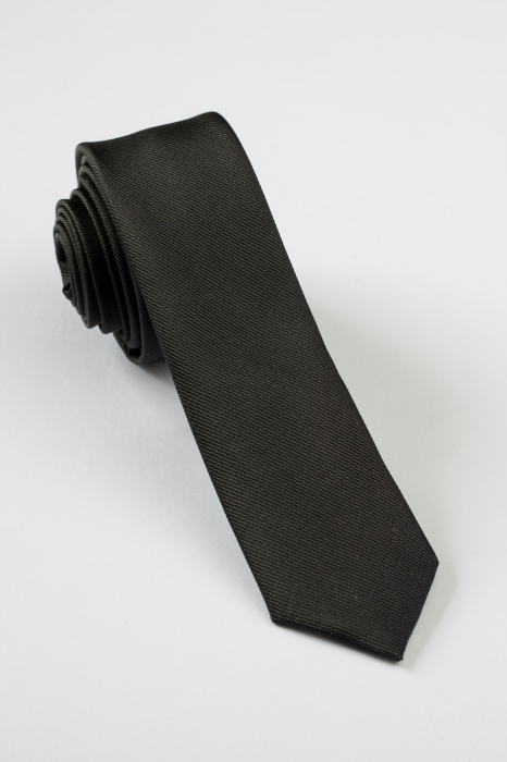 Cravata neagra ingusta [1]