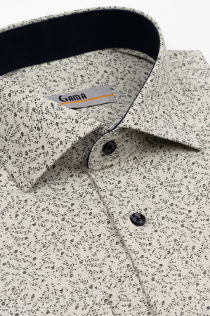 Camasa barbati slim fit bej nisipiu cu imprimeu abstract bleumarin CONFORT [2]