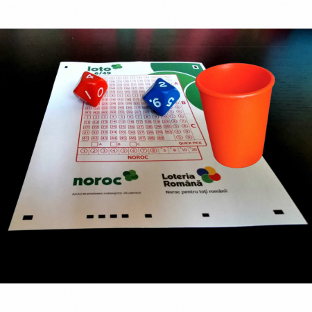 Jocuri de societate - Set zaruri speciale pentru ales numerele de jucat la LOTO si cupa pentru zaruri