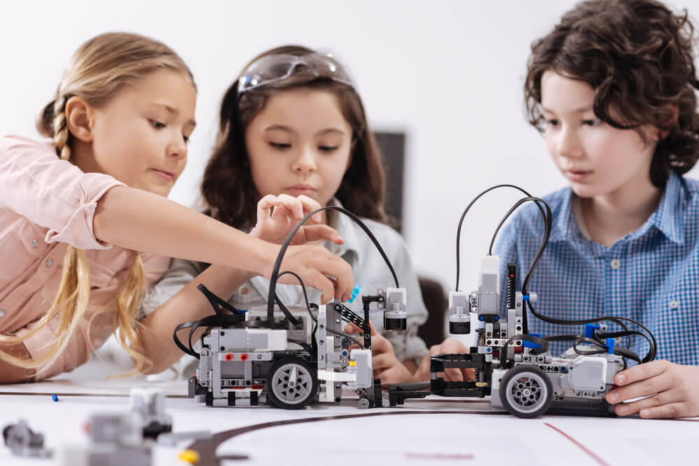 Descoperă kitul perfect de robotică pentru copilul tău
