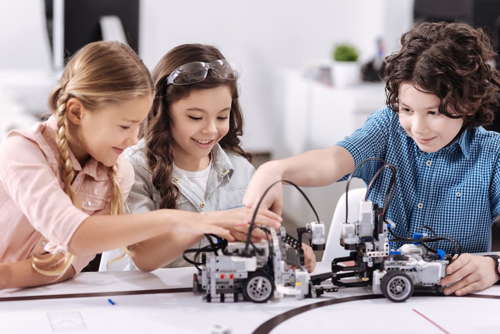Top kituri de robotică pentru iubitorii de provocări: Cum construiești primul robot