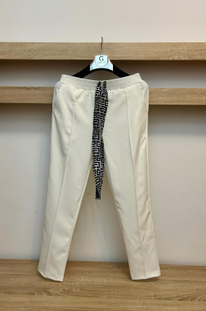 COMPLEU BARBATI VRS ALB [1]