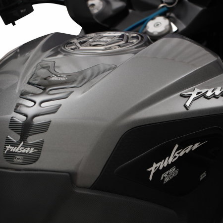 BAJAJ PULSAR RS 200          [4]