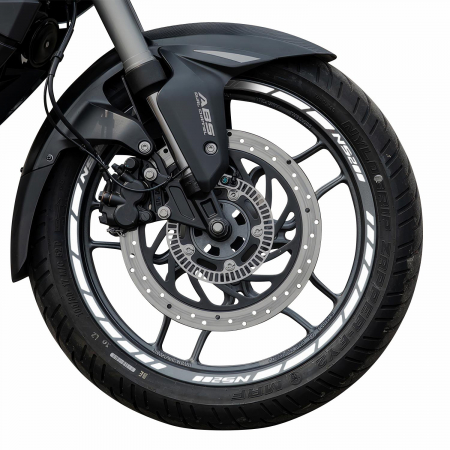 BAJAJ PULSAR NS 200          [2]