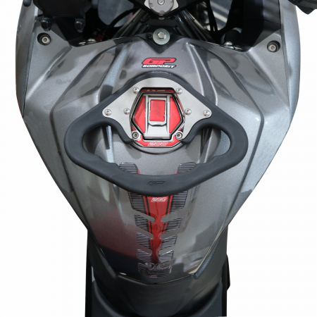 BAJAJ PULSAR RS 200          [3]