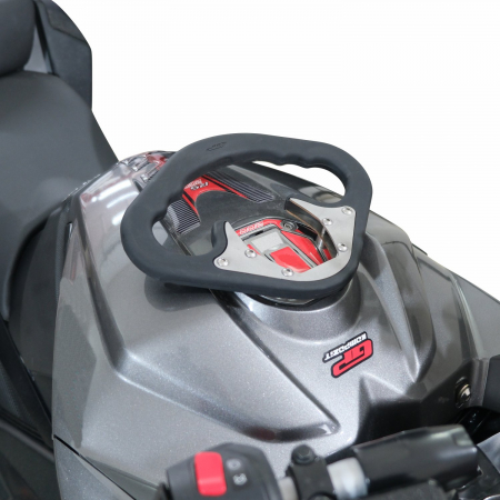 BAJAJ PULSAR RS 200          [5]