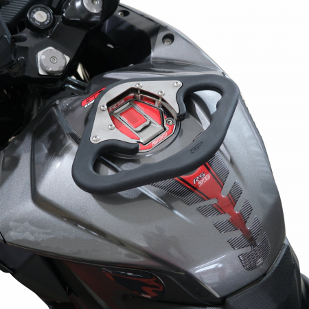 BAJAJ PULSAR RS 200          [4]