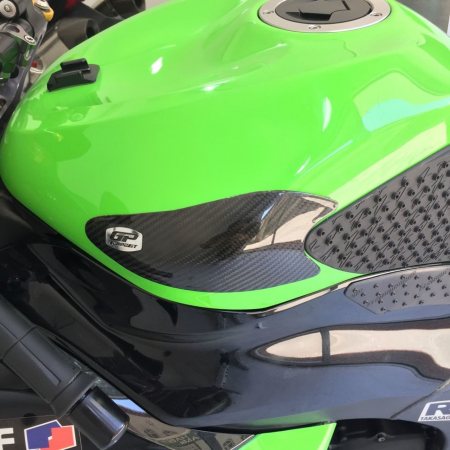 KAWASAKI ZX-6R          [2]
