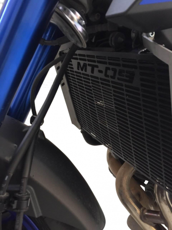 YAMAHA MT-09          [4]