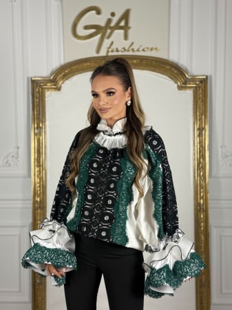 Camasa cu Motive Traditionale Hellia [2]