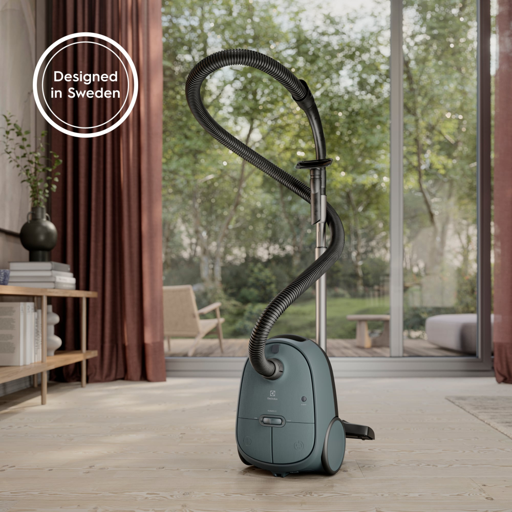 Aspirator cu sac Electrolux Clean 600 EB61C1OG verde ocean, perie DustMagnet Silent, filtru HEPA, sac 3.5L [20]