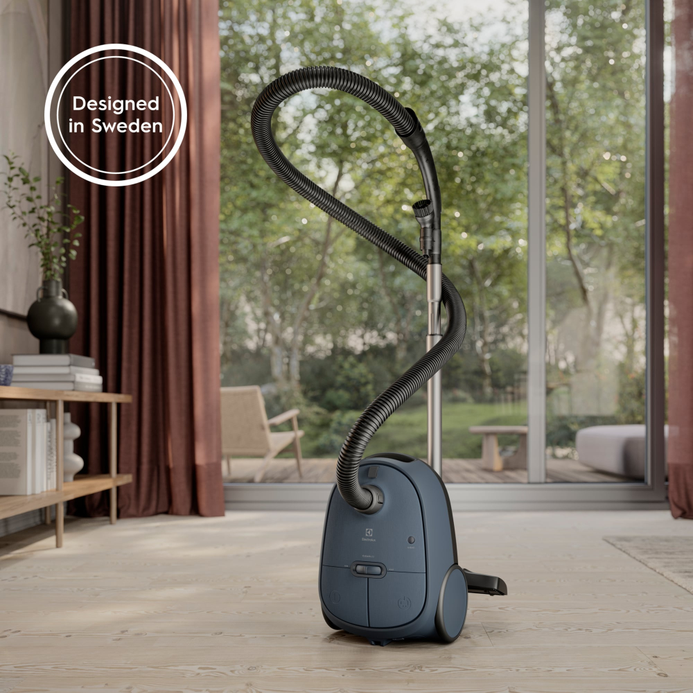 Aspirator cu sac Electrolux Clean 600 EB61C4DB albastru denim, perie DustMagnet Silent, filtru HEPA, sac 3.5L [13]