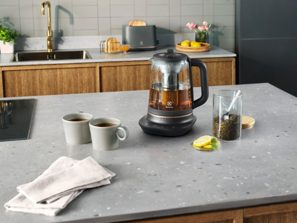 Fierbator electric Electrolux E7GK1-8BP Explore 7, 2400W, sticla, negru perlat [7]