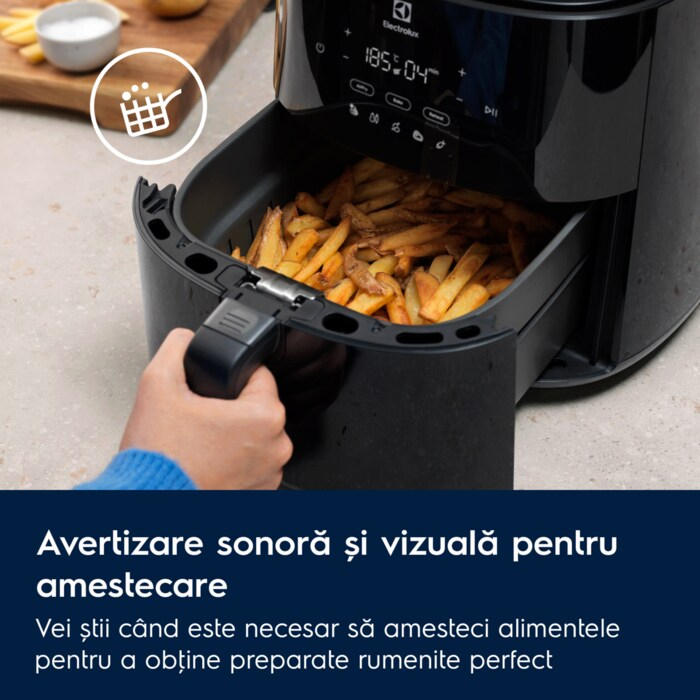 Friteuza cu aer cald Electrolux EAF7B Seria 700, 6.8 L, 1800 W, neagra, design compact [5]