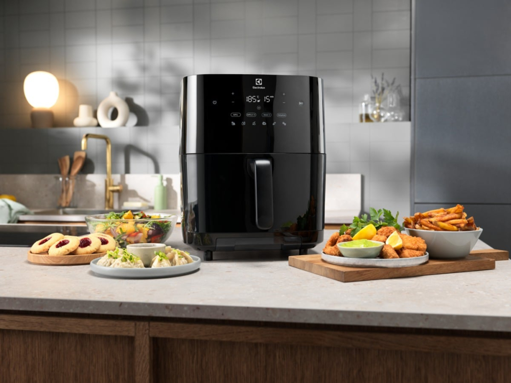 Friteuza cu aer cald Electrolux EAF7SB Seria 700, 6.9 L, 1700 W, neagra, cu functie de abur [12]