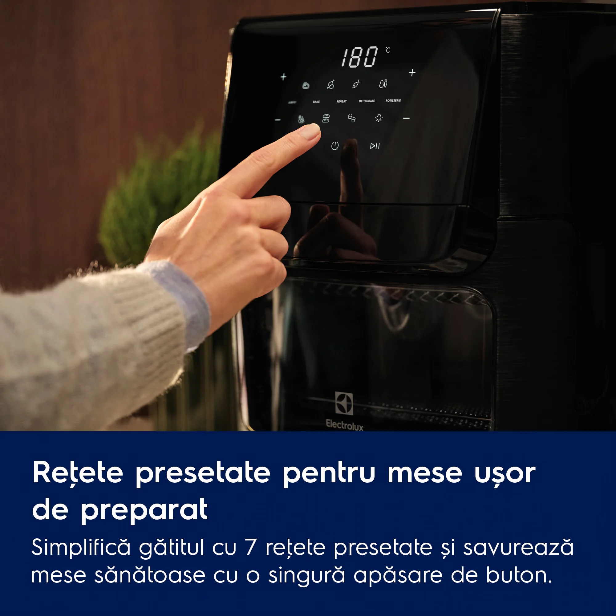 Friteuza cu aer cald Electrolux EAF12B Seria 800, 12 L, 1700 W, neagra, cu rotisor inclus [10]