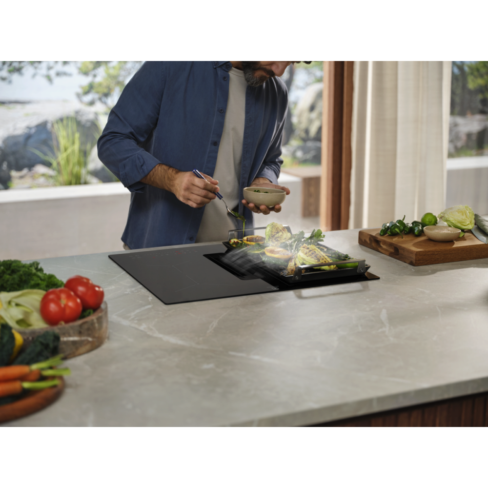 Plita incorporabila cu inductie cu hota integrata Electrolux ECC63410CB ComboHob eXtractor 60 cm negru [13]