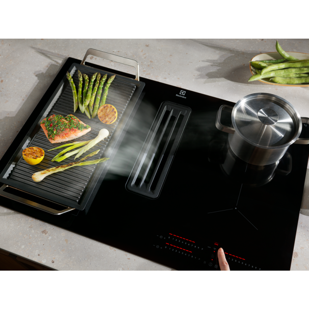 Plita incorporabila cu inductie cu hota integrata Electrolux KCC83443 ComboHob 600 Bridge eXtractor 80 cm negru [6]