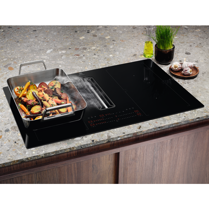 Plita incorporabila cu inductie cu hota integrata Electrolux KCC84453CK ComboHob 800 FlexiBridge eXtractor 83 cm negru [5]