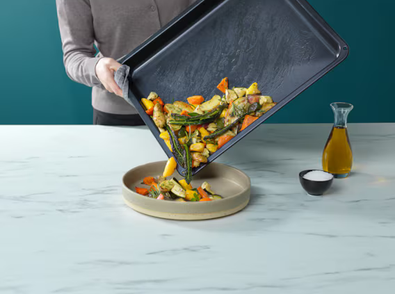 Tava Easy2Clean Electrolux, adancime 4 cm, L x A  46.5 x 38.5 cm [3]