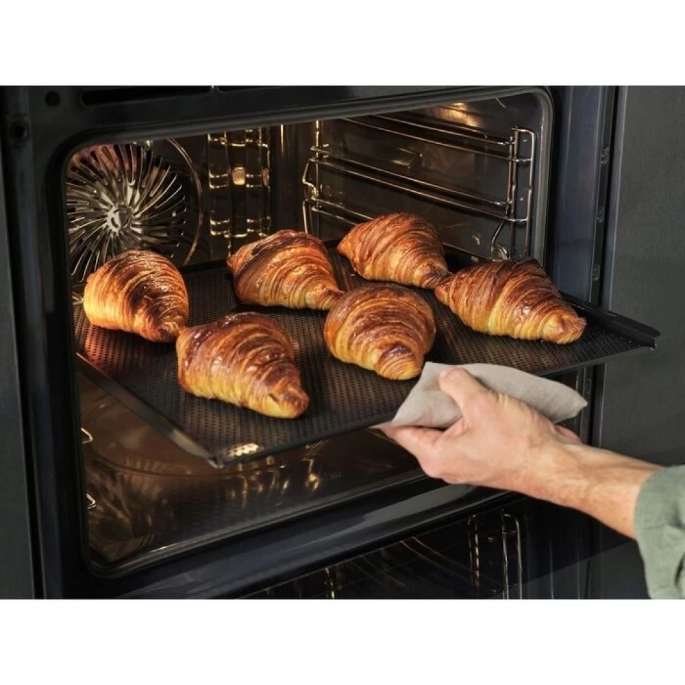 Tava Electrolux speciala pentru produse de patiserie, perforata, H x L x A : 10 x 465 x 385 mm [4]
