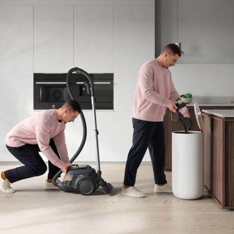 Aspirator fara sac Electrolux 600 EL61C3DB Albastru Denim cu HEPA, DustMagnet Silent si Parketto Pro [15]