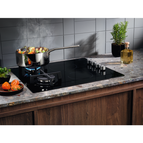 Plita mixta Electrolux EGE6172NOK 60 cm vitroceramica si gaz pe sticla neagra [1]