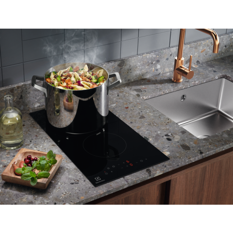 Plita incorporabila vitroceramica Electrolux LHR3233CK 2 zone control touch 30 cm negru [7]