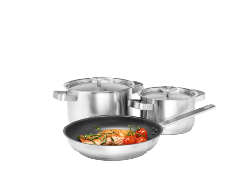 Set 3 vase inox Electrolux, compus dintr-o tigaie cu diametrul de  24 cm si 2 vase cu capac cu diametrele de 16cm si 20 cm, pentru orice tip de plita, inductie, vitro sau gaz.