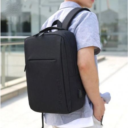 Cadouri Valentine's Day - Rucsac laptop cu port USB